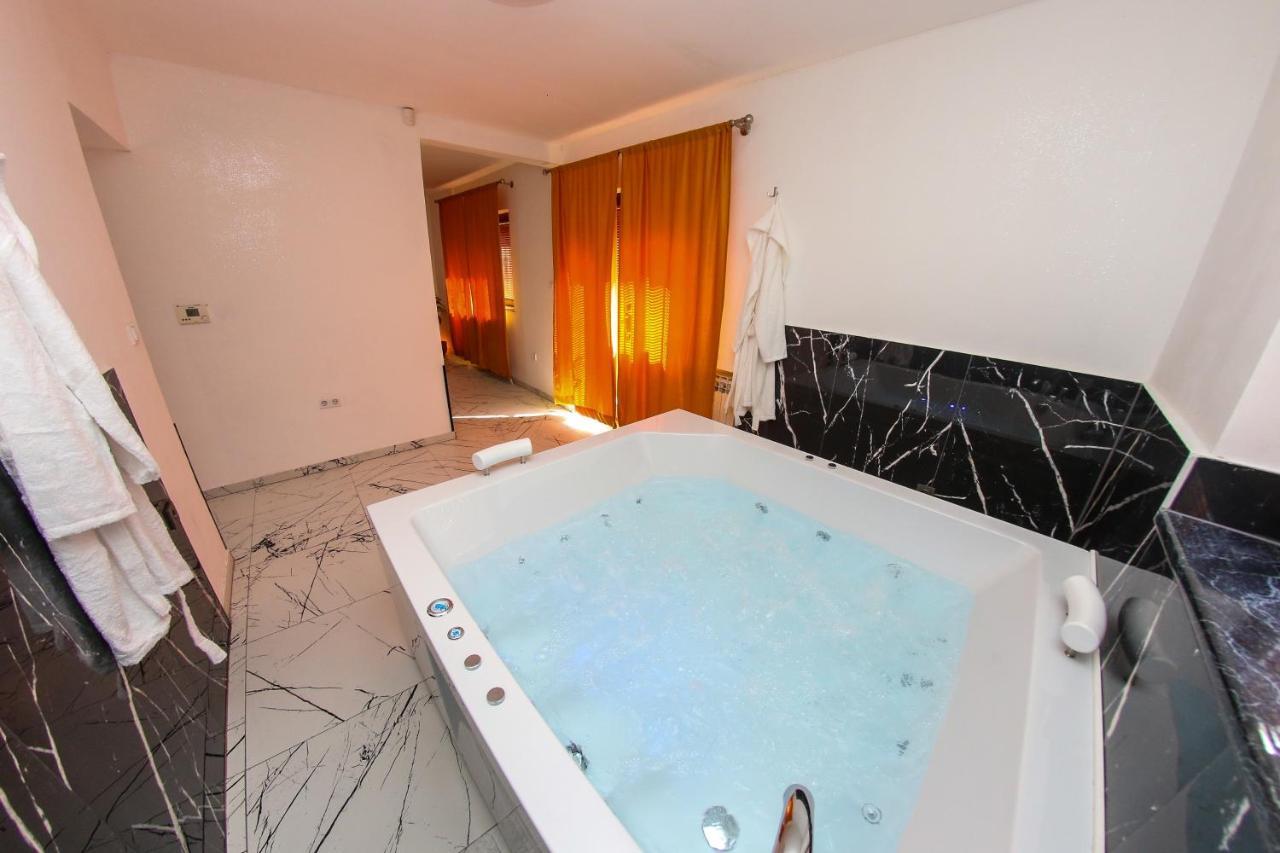 Hedonist Spa Jacuzzi Sarajevo Free Parking Екстер'єр фото