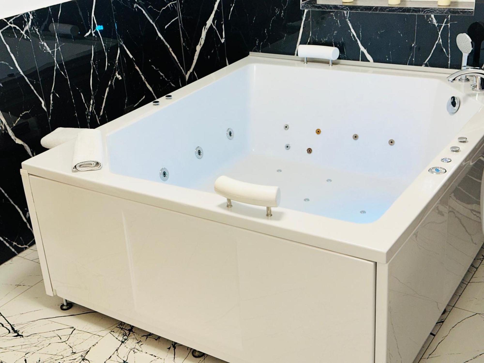 Hedonist Spa Jacuzzi Sarajevo Free Parking Екстер'єр фото